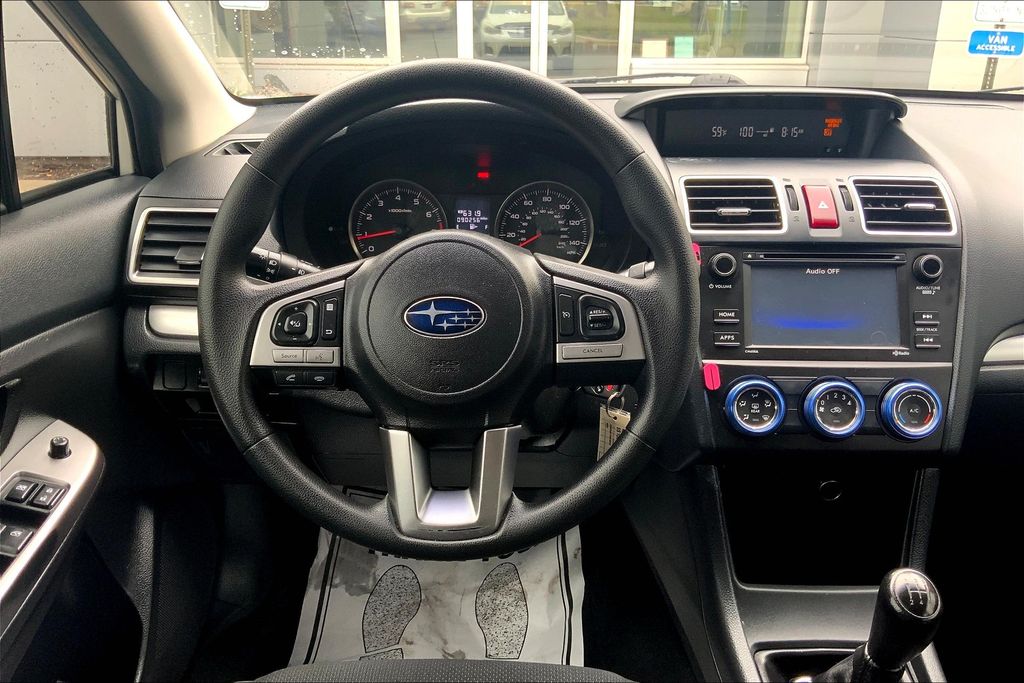2017 Subaru Crosstrek 2.0i photo 2