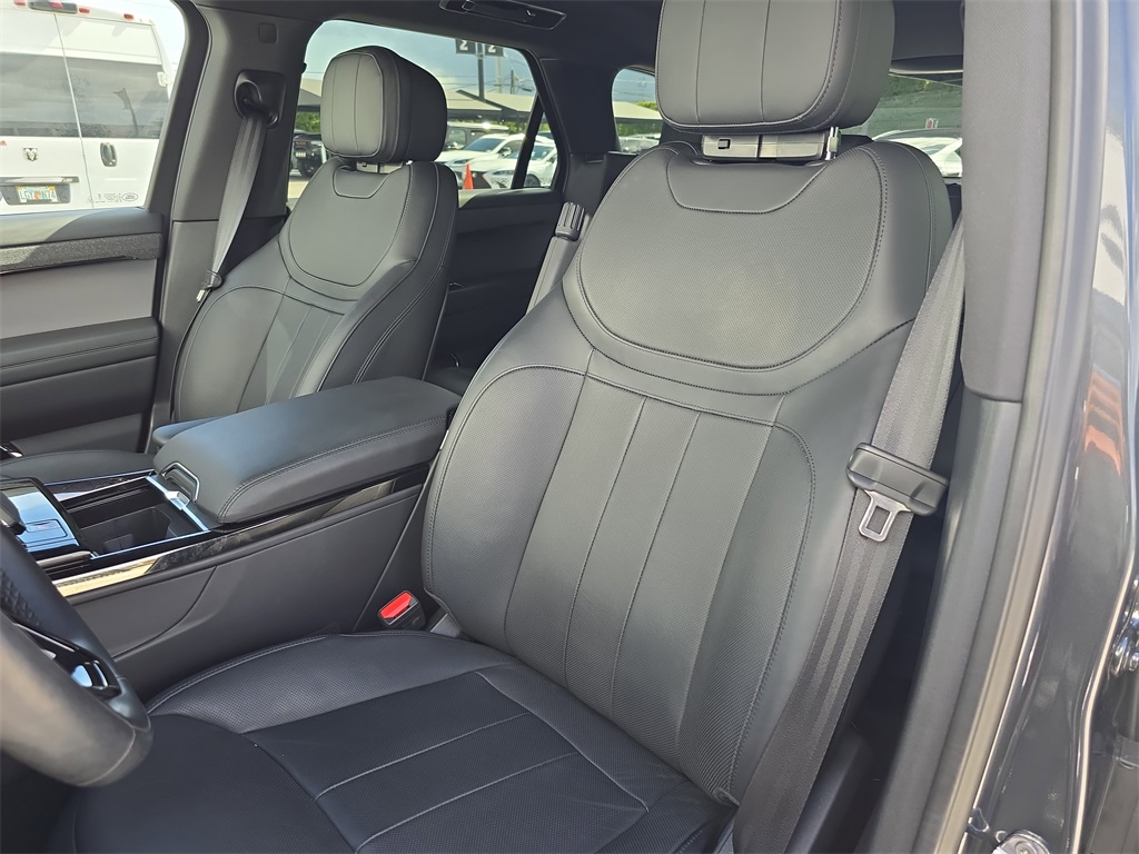 2024 Land Rover Range Rover Sport SE photo 17