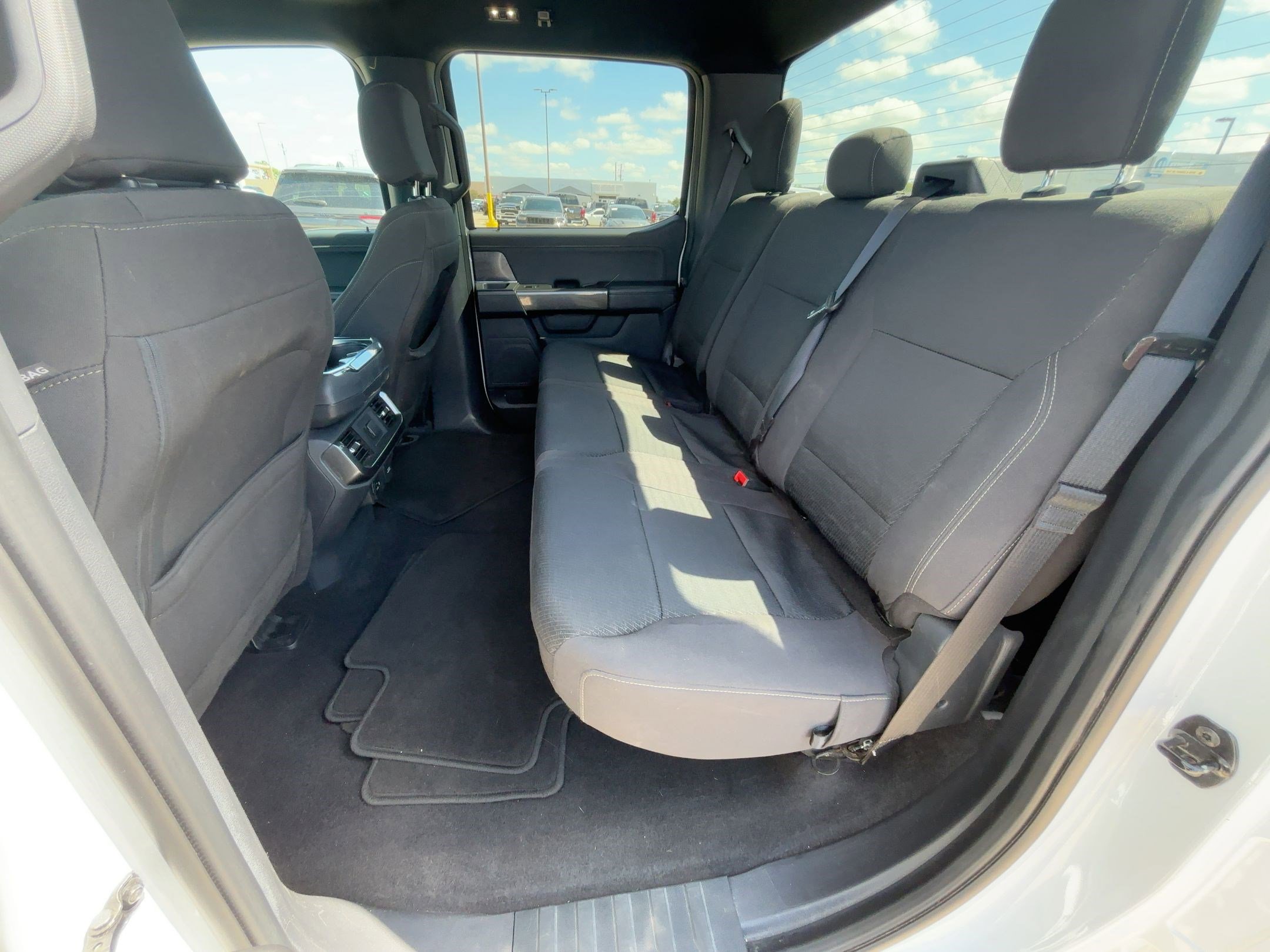 2023 Ford F-150 XLT photo 12