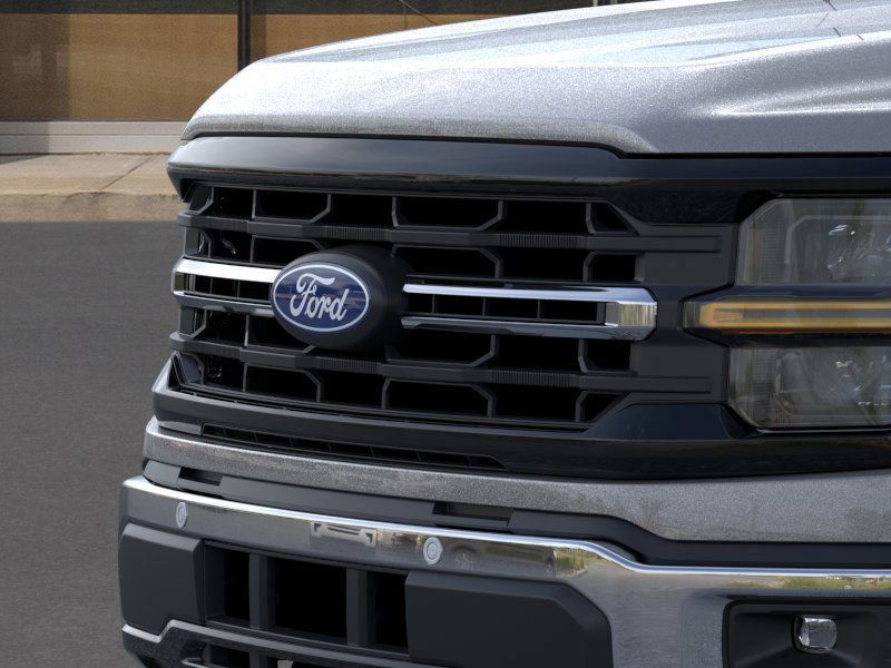 2025 Ford F-150 XLT photo 14