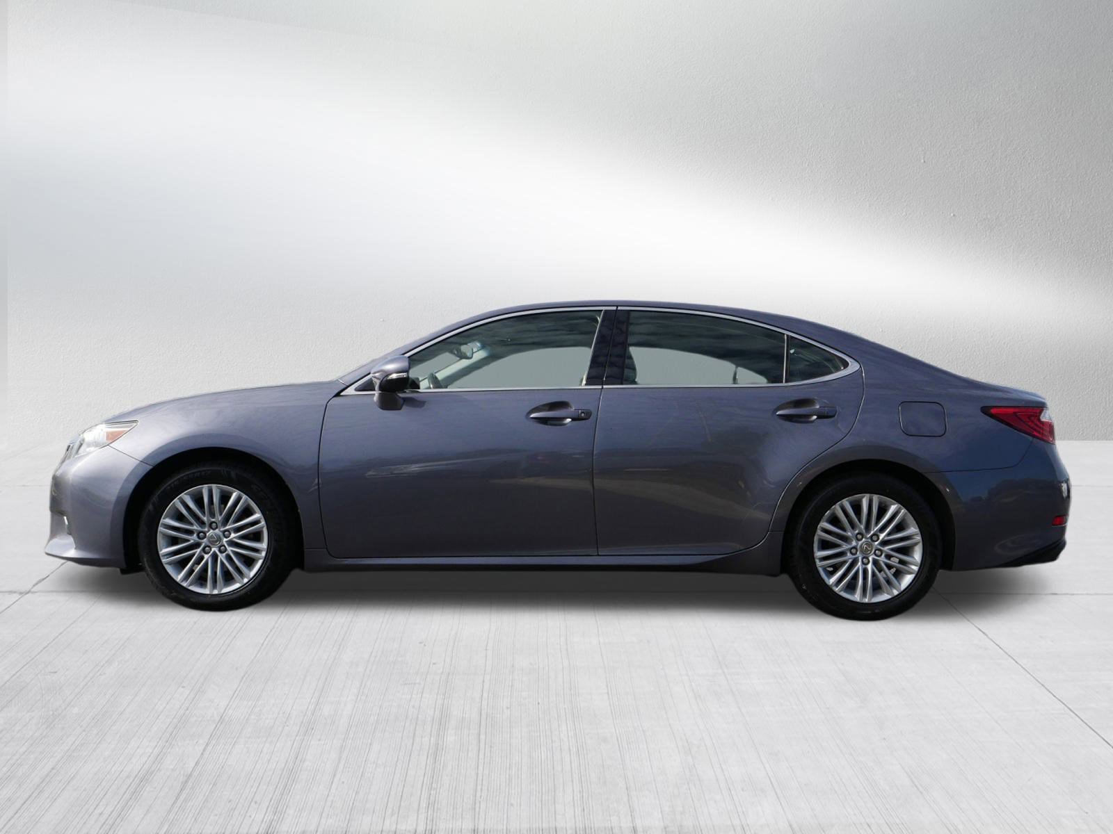 2015 Lexus ES 350 photo 4