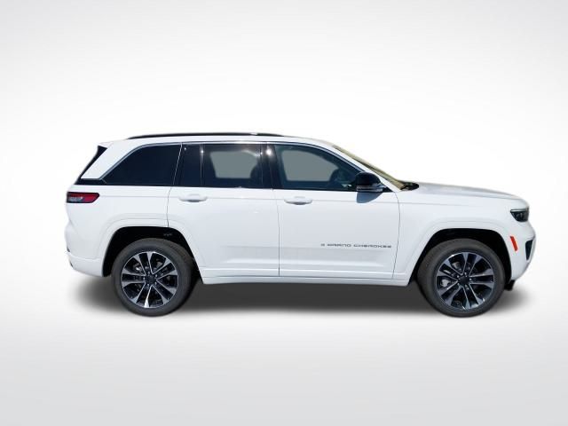 2025 Jeep Grand Cherokee Overland photo 21