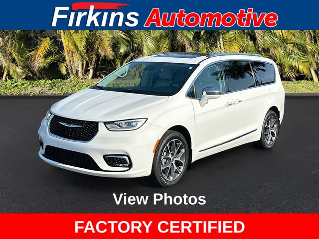 2021 Chrysler Pacifica Limited's photo