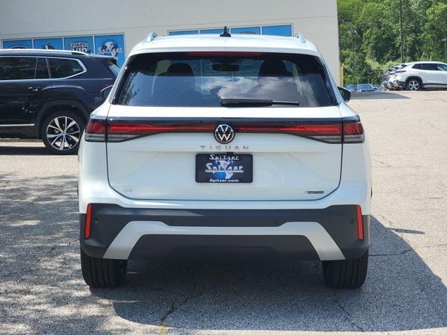 2025 Volkswagen Tiguan SE photo 3