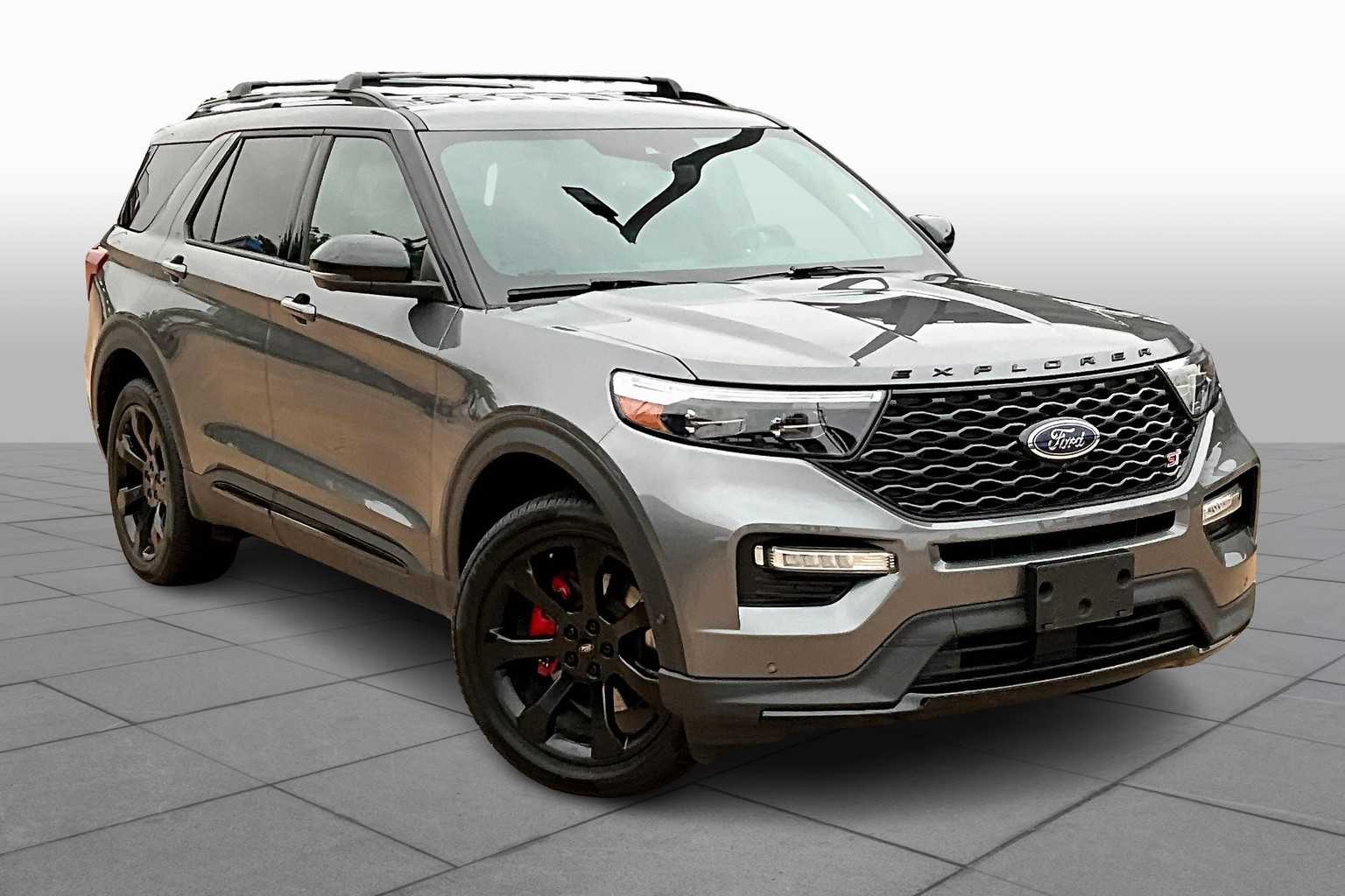 2022 Ford Explorer ST photo 2