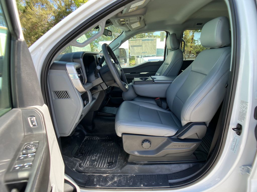2024 Ford F-350 XL photo 12