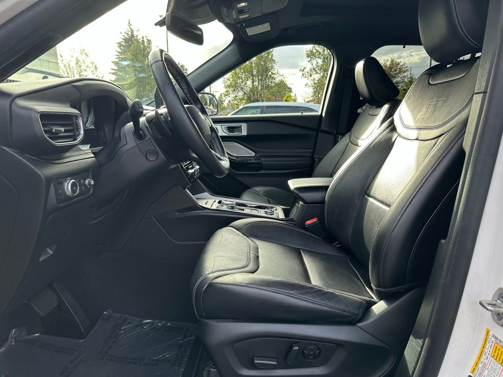2021 Ford Explorer ST photo 12