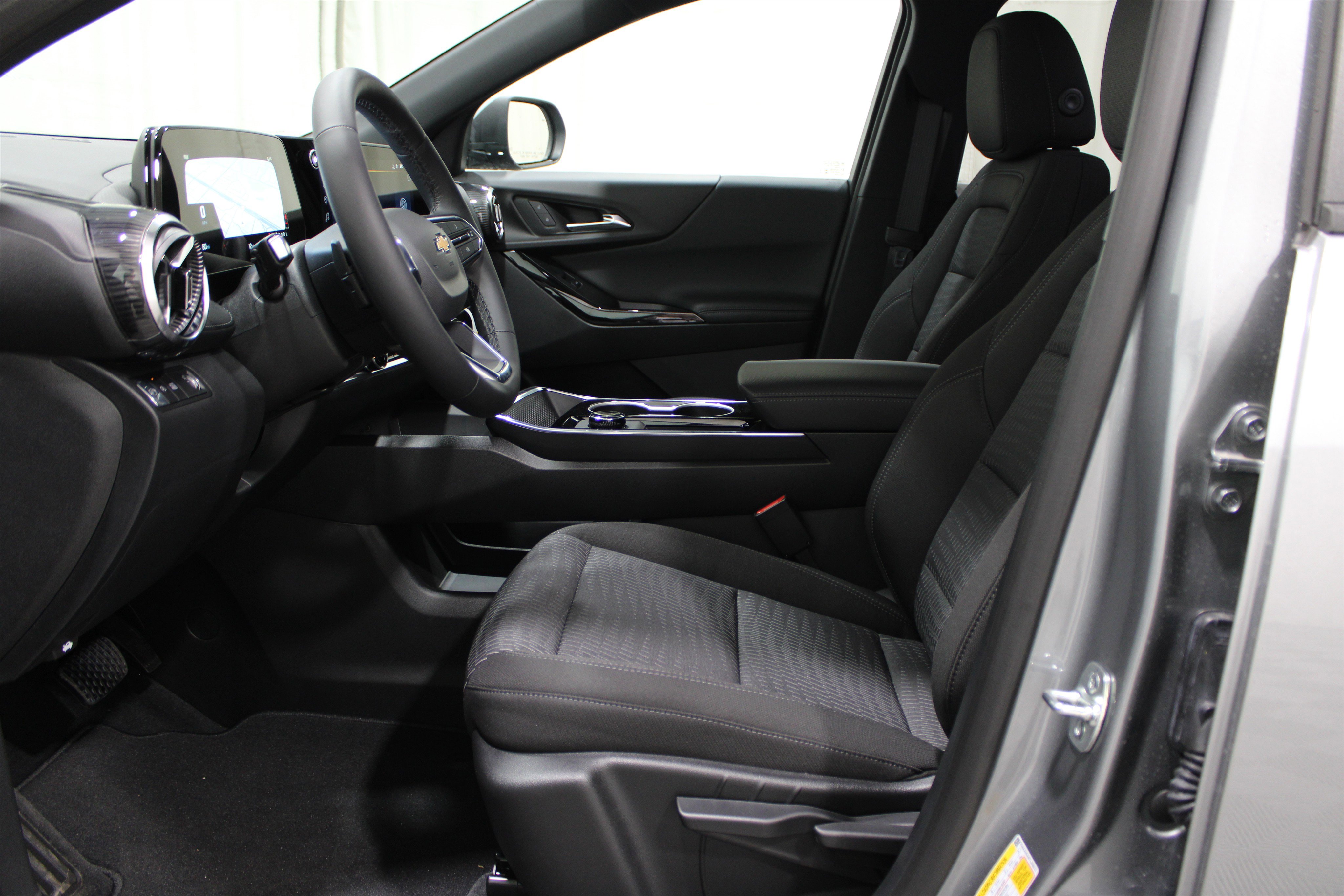 2026 Chevrolet Equinox LT photo 3