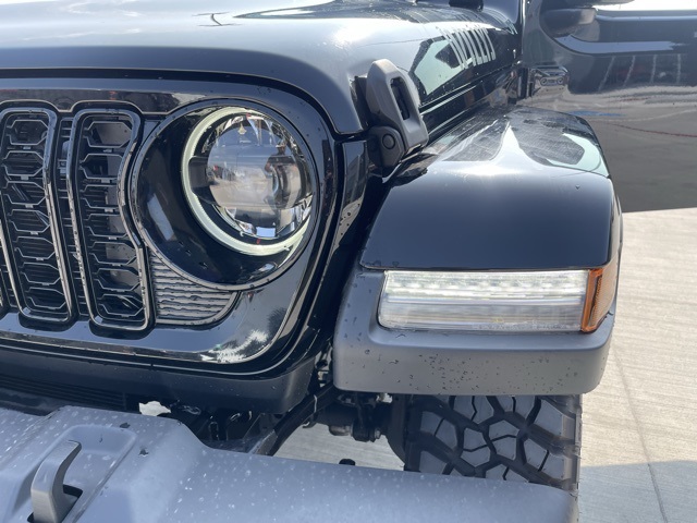2025 Jeep Gladiator Willys photo 13