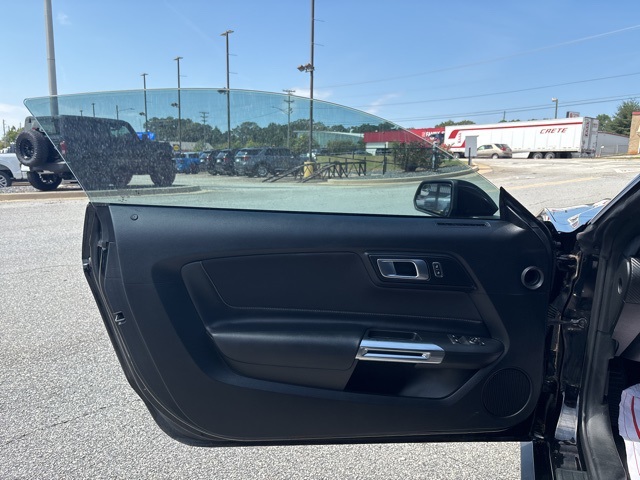 2020 Ford Mustang EcoBoost photo 9
