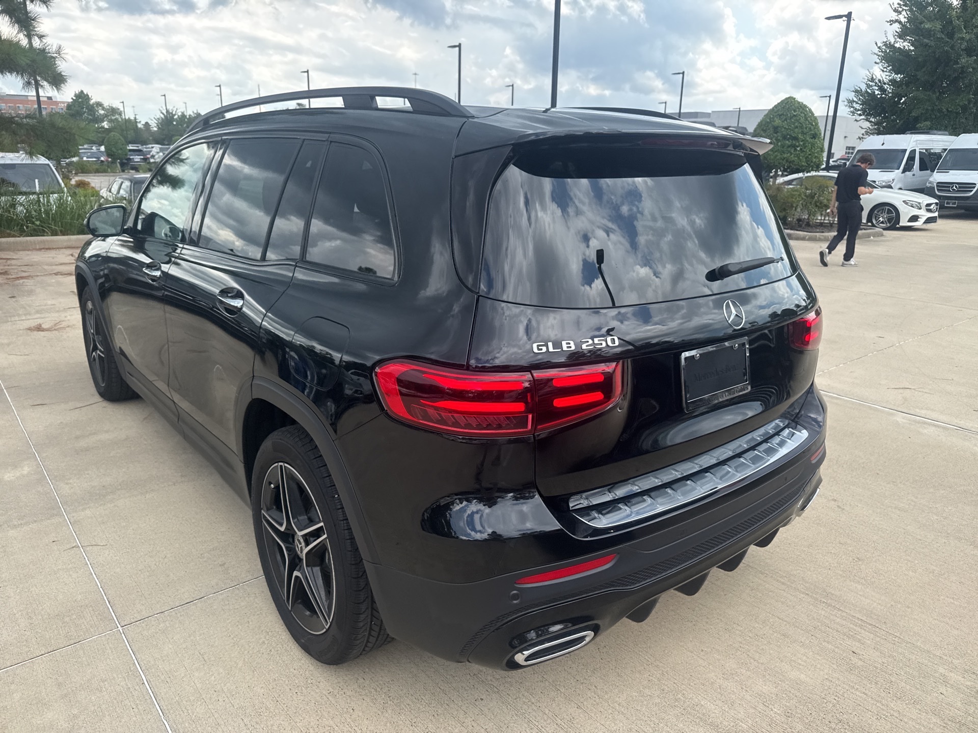 2024 Mercedes Benz GLB 250 photo 6