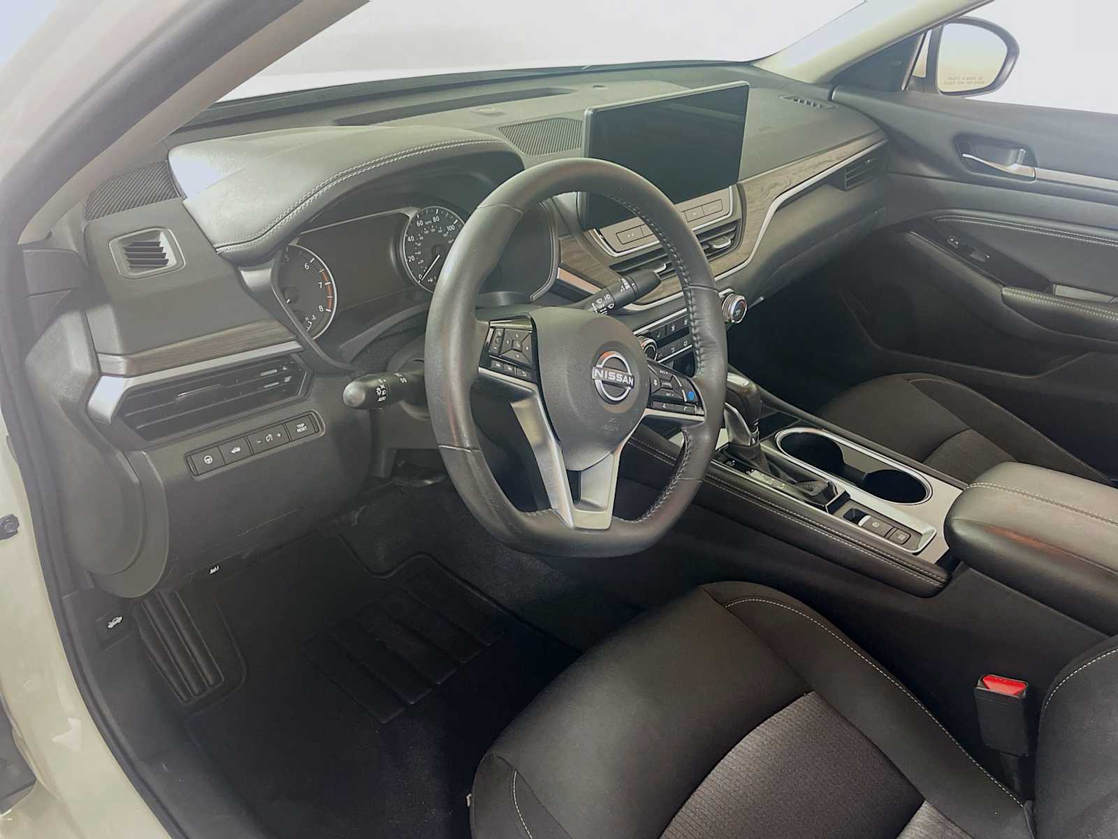 2023 Nissan Altima 2.5 SV photo 7