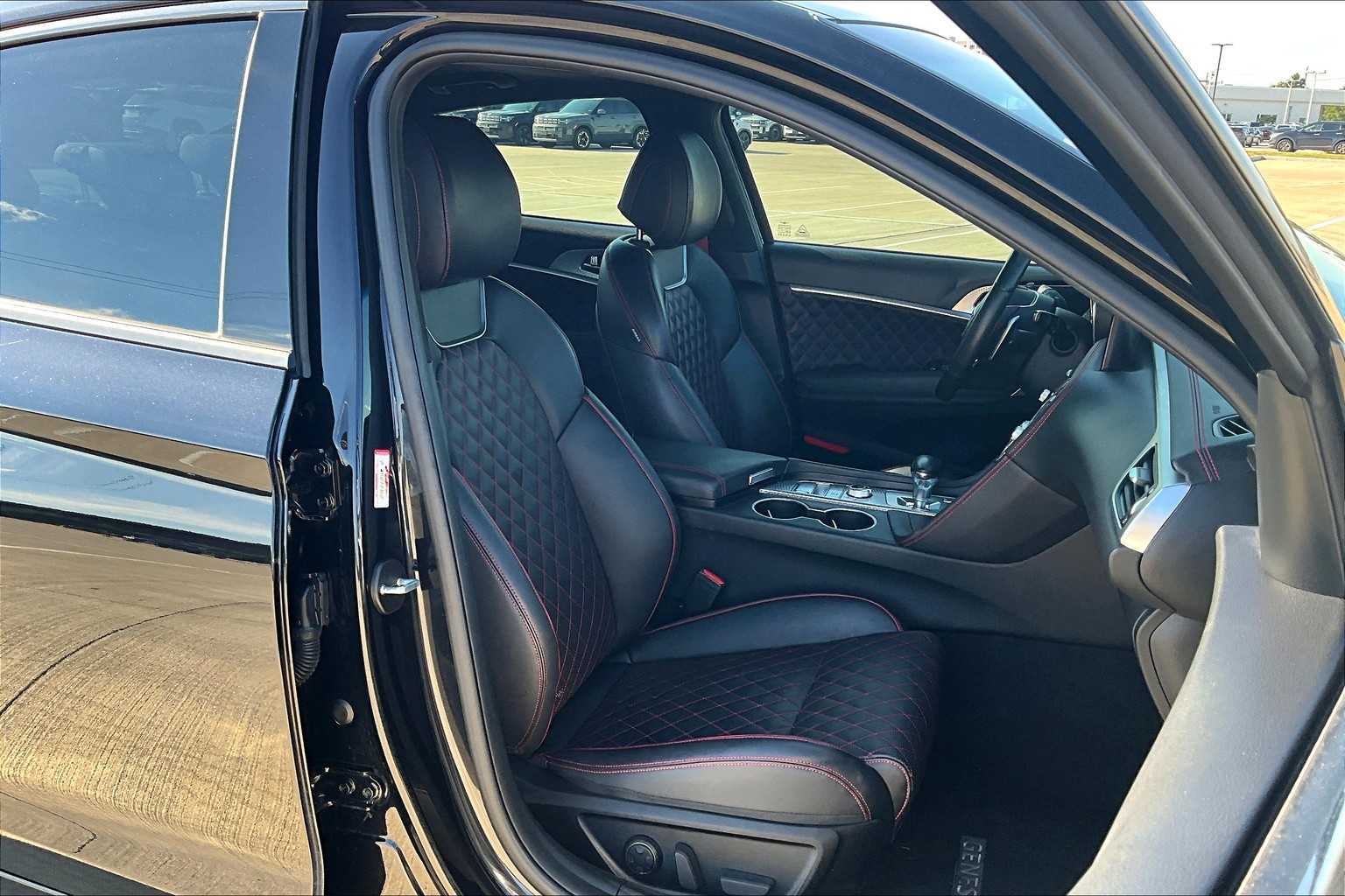 2022 Genesis G70 3.3T photo 8