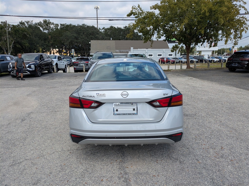 2024 Nissan Altima 2.5 SV photo 4