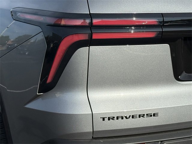 2026 Chevrolet Traverse photo 2