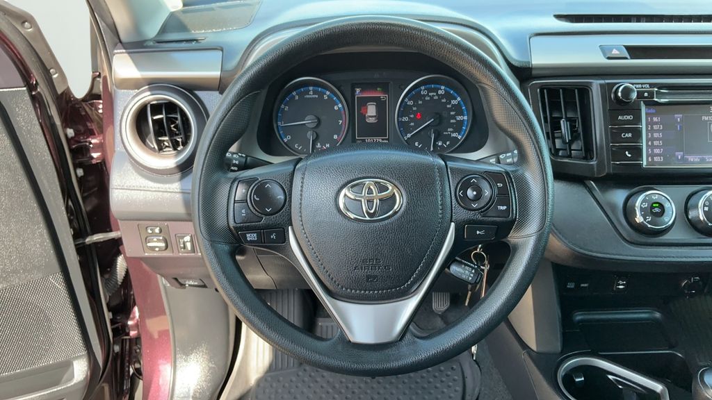 2018 Toyota RAV4 LE photo 11