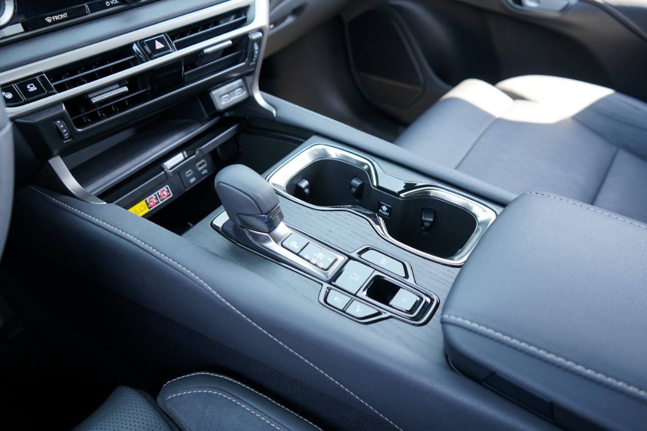 2023 Lexus RX 350h Luxury photo 17