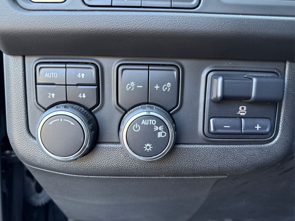 2021 Chevrolet Tahoe Z71 photo 27