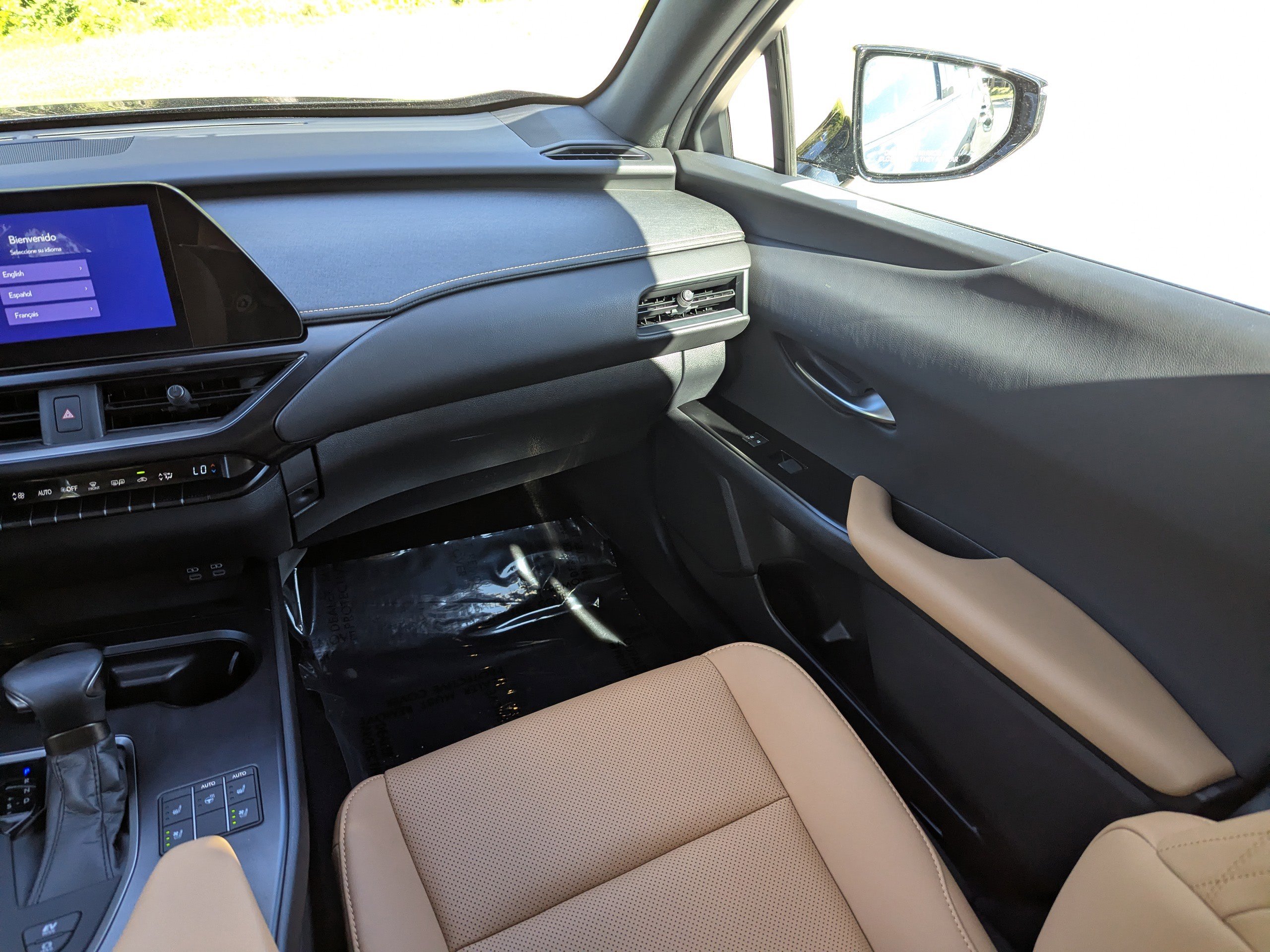2023 Lexus UX 250h Premium photo 15