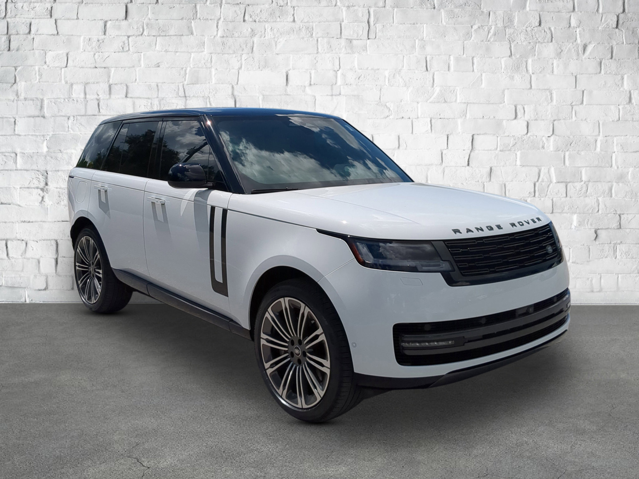 2025 Land Rover Range Rover SE photo 6