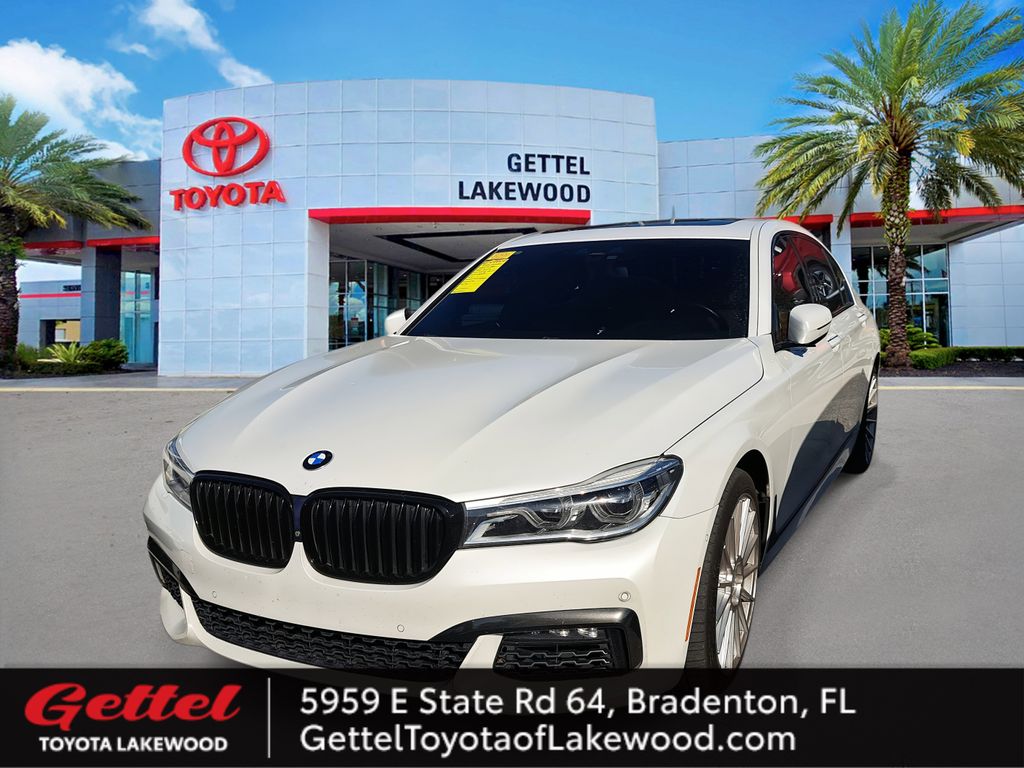 2018 BMW 7 Series 750i's photo