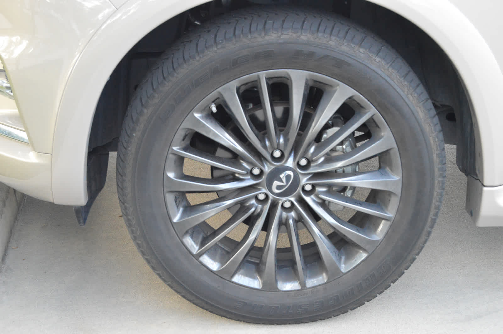 2022 Infiniti QX80 Sensory photo 5
