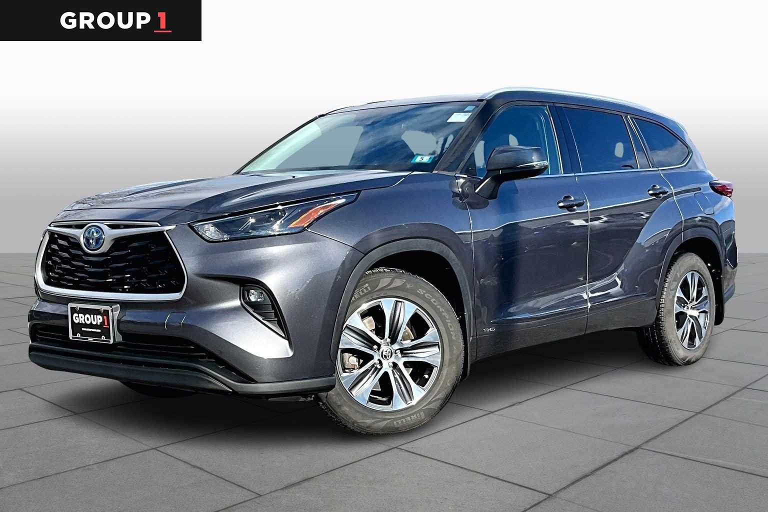 2022 Toyota Highlander XLE's photo