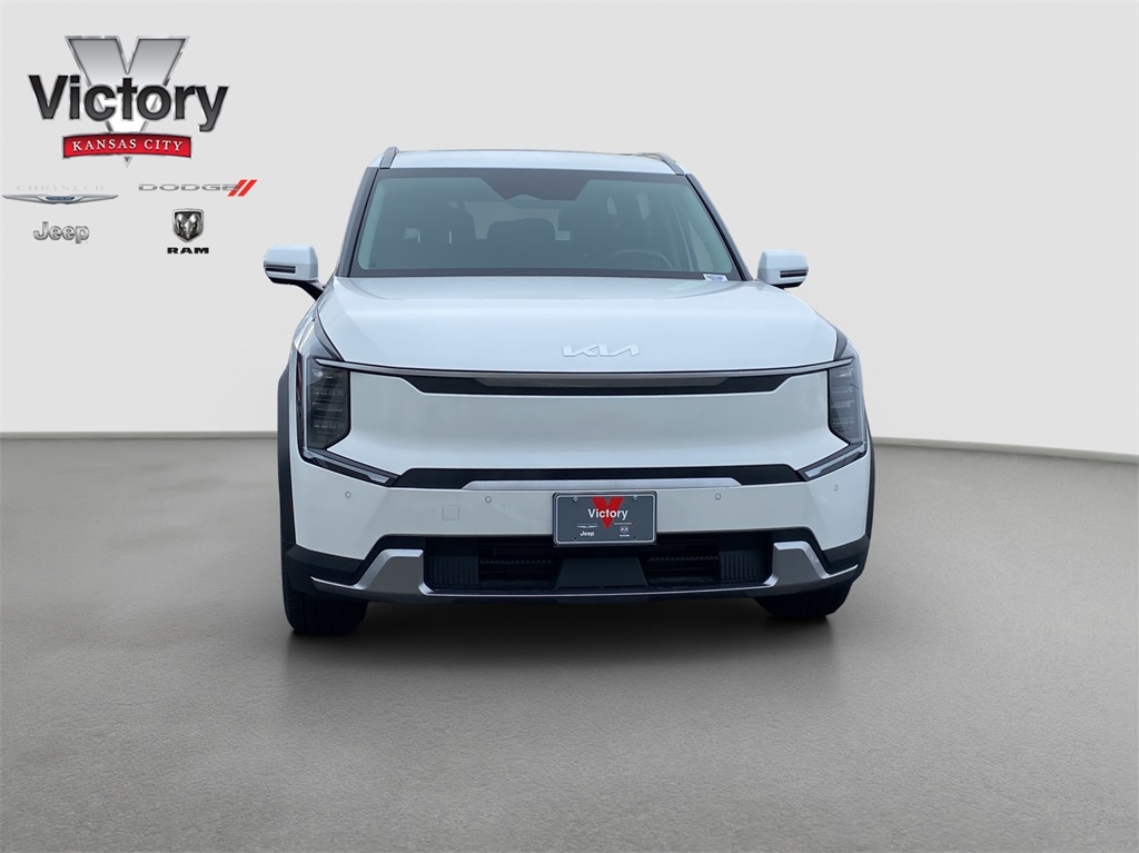 Used 2024 Kia Ev9 Wind with VIN KNDAFFS56R6024487 for sale in Kansas City