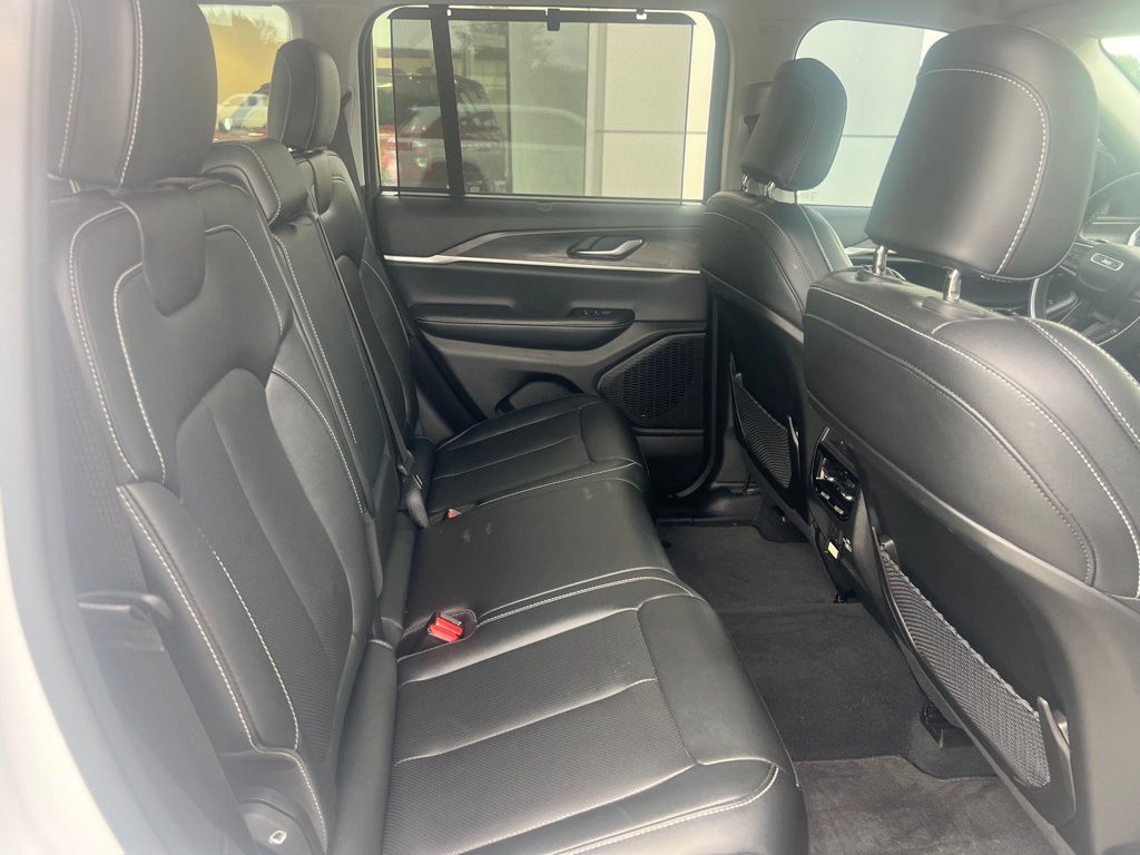2023 Jeep Grand Cherokee Limited photo 24