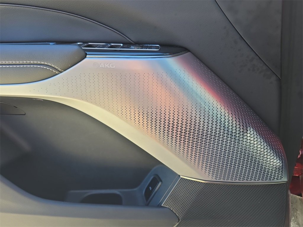 2024 Cadillac Lyriq Luxury photo 24