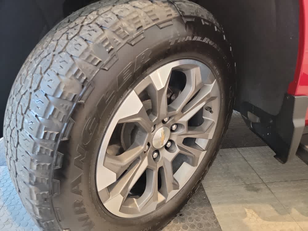 2023 Chevrolet Silverado 1500 High Country photo 4