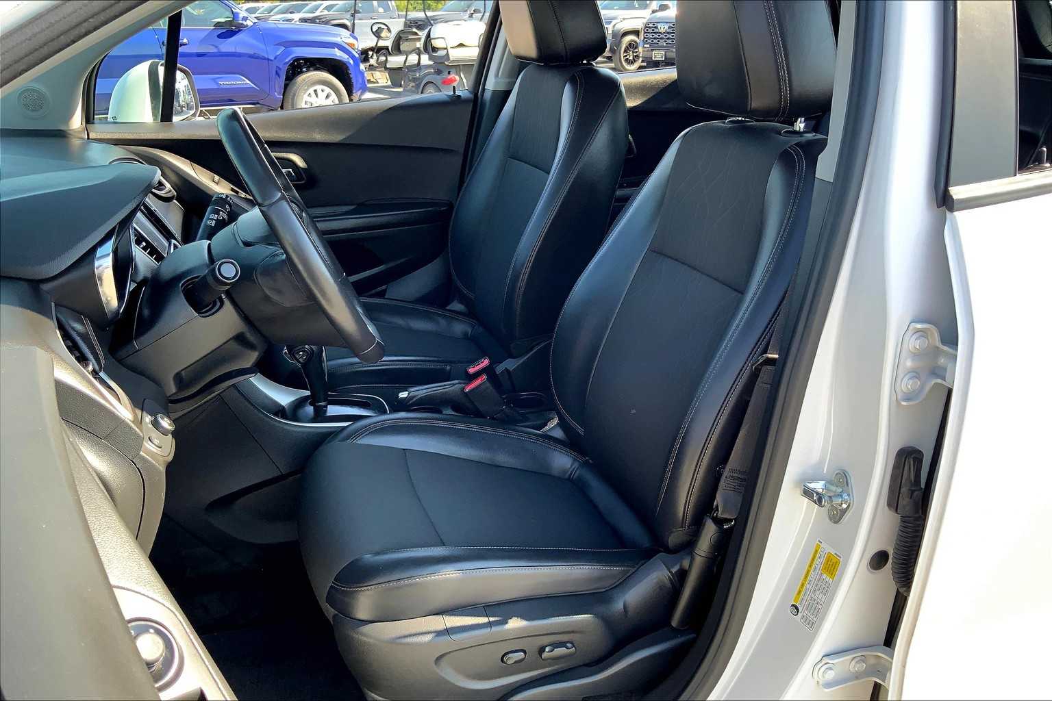 2022 Chevrolet Trax LT photo 7