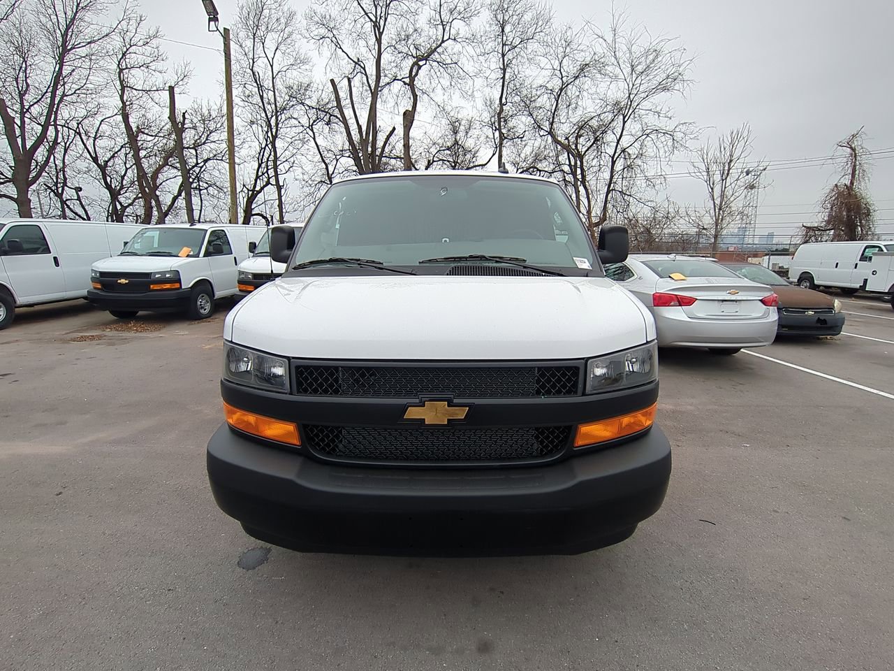 2025 Chevrolet Express Cargo 2500 photo 3