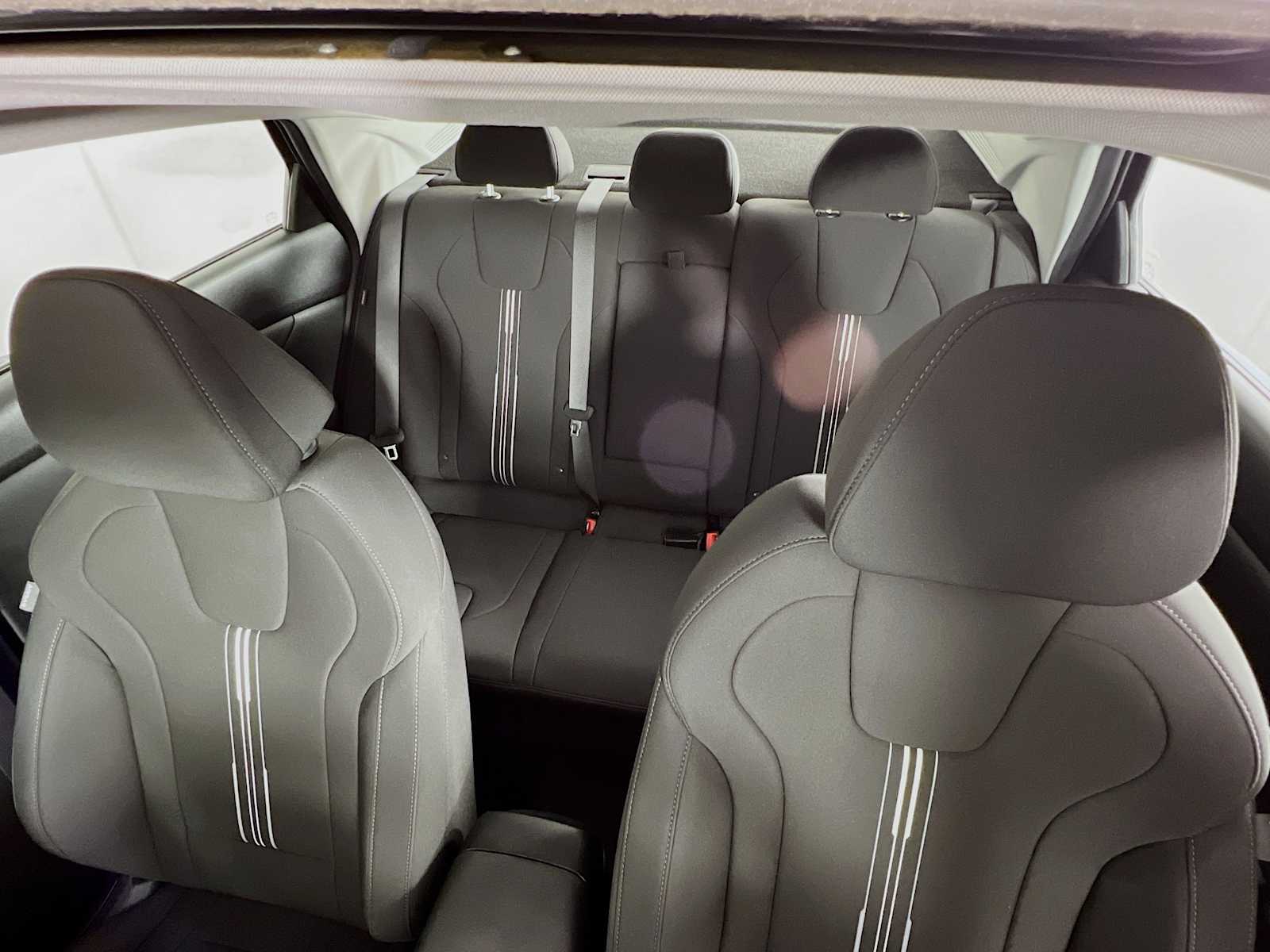 2024 Hyundai Elantra SEL Convenience photo 22