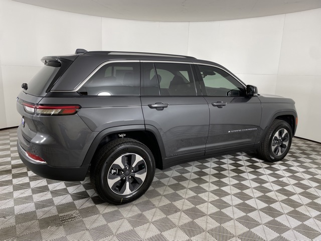 2024 Jeep Cherokee Base photo 10