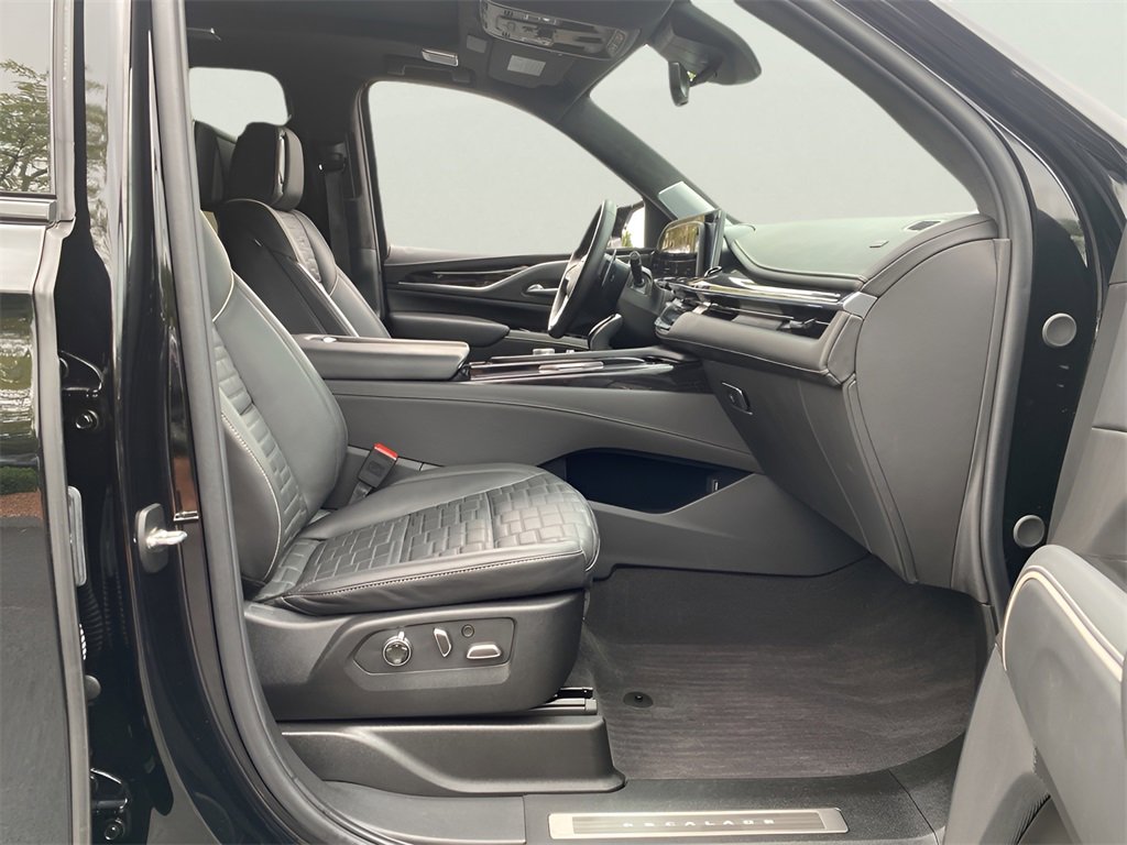 2024 Cadillac Escalade ESV V-Series photo 16