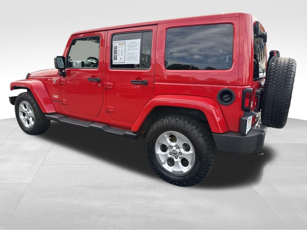 2015 Jeep Wrangler Unlimited Sahara photo 5