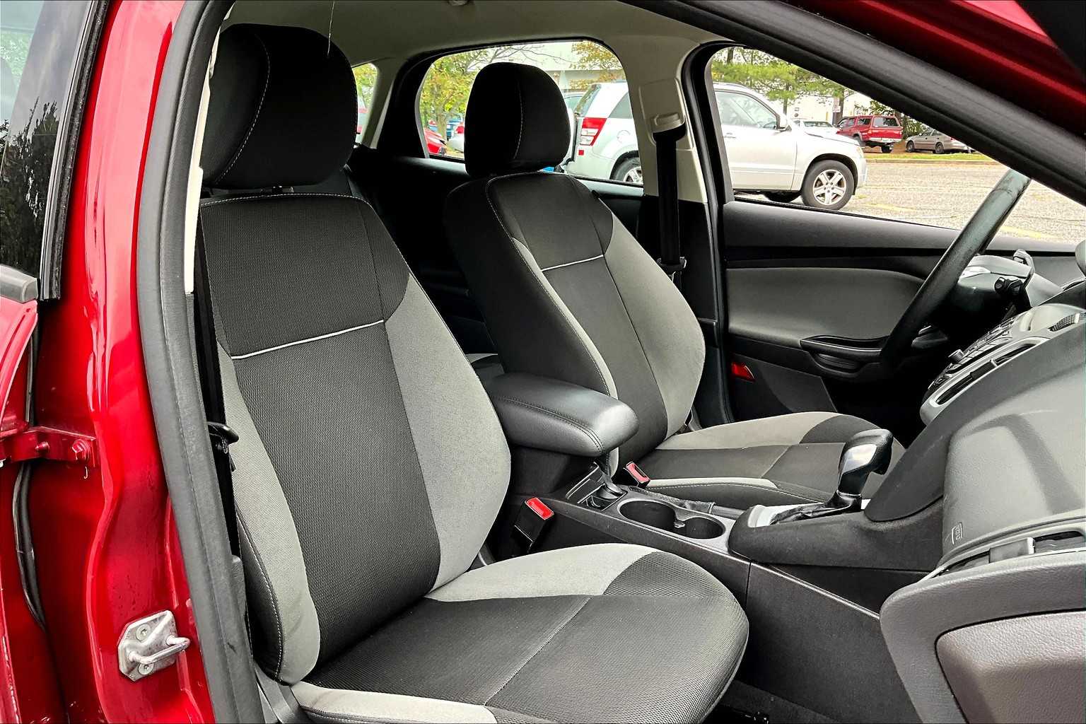2014 Ford Focus SE photo 5