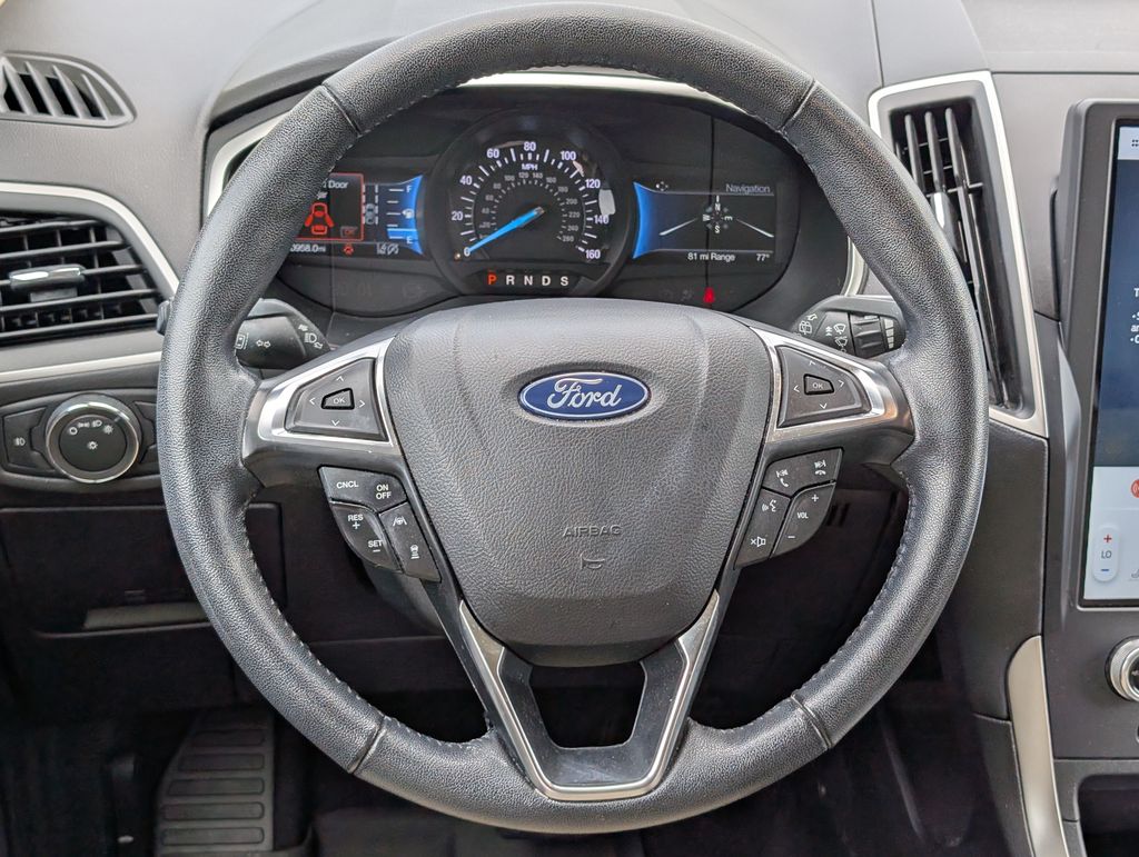 2021 Ford Edge SEL photo 10