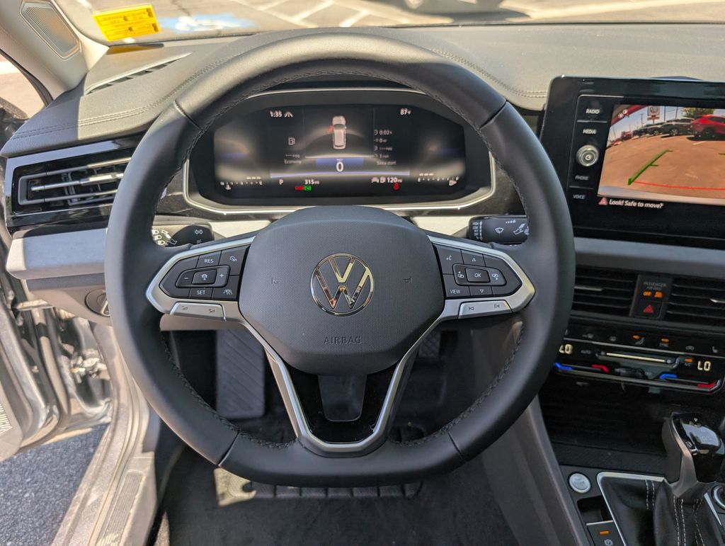 2025 Volkswagen Jetta 1.5T SE photo 14
