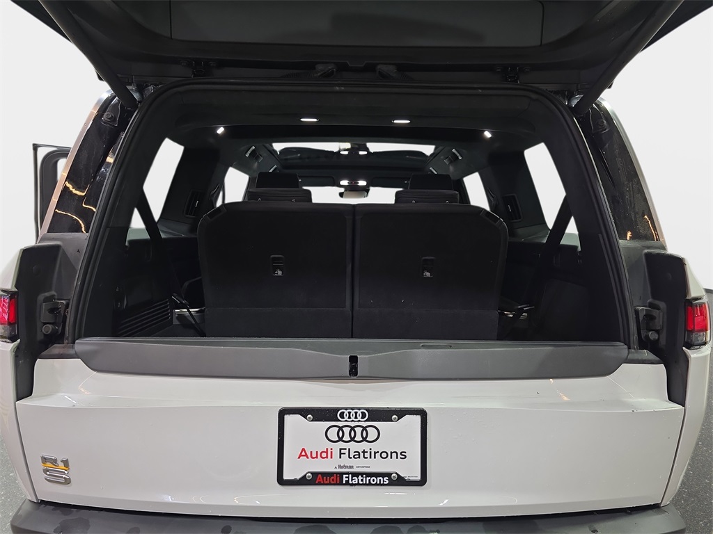 2023 Rivian R1S Adventure photo 12