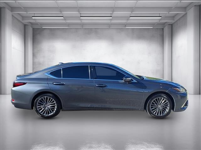 2022 Lexus ES 350 Premium photo 2