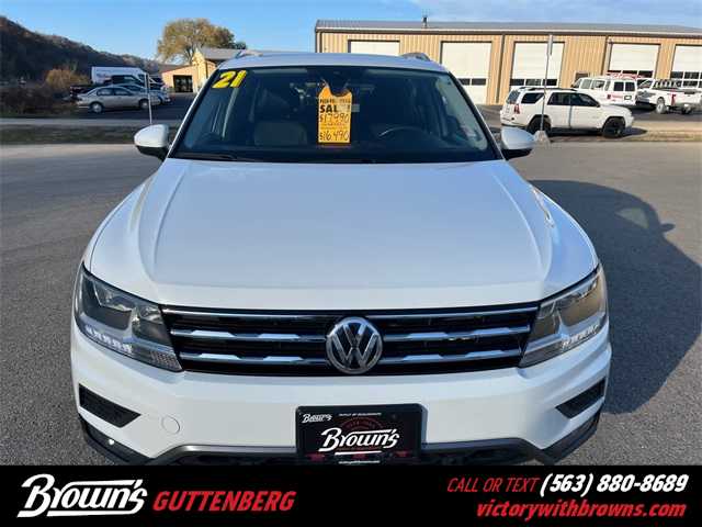2021 Volkswagen Tiguan SEL's photo