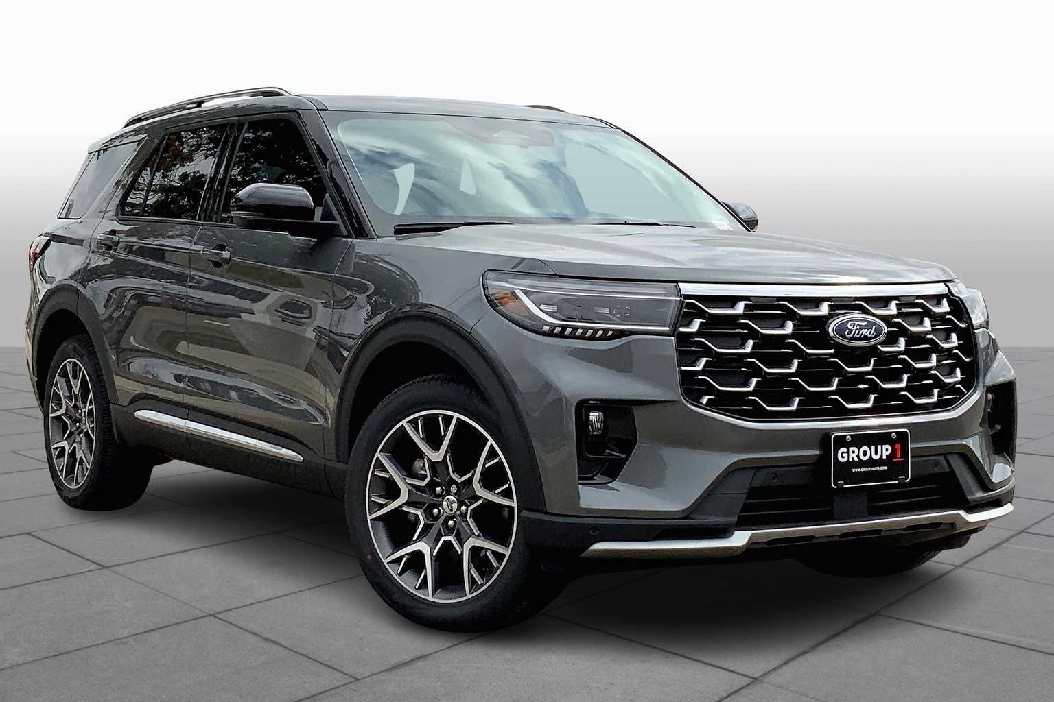 2025 Ford Explorer Platinum photo 2