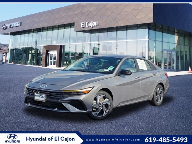 2025 Hyundai Elantra SEL's photo