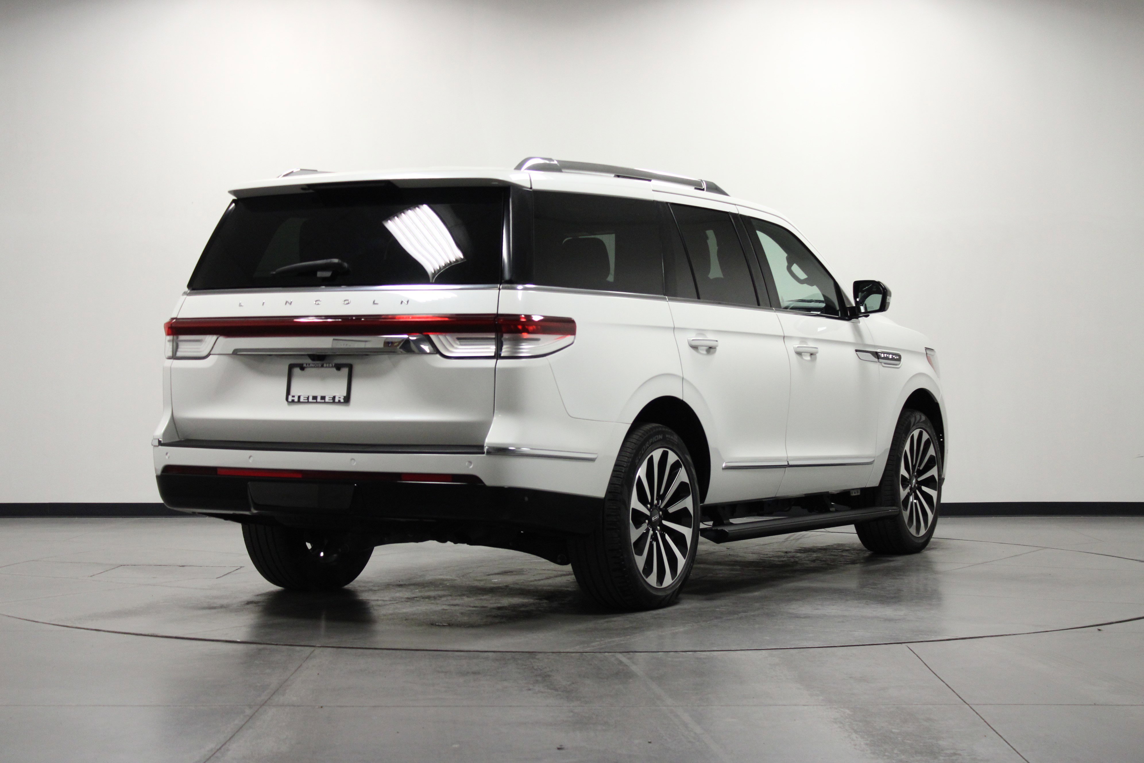 2023 Lincoln Navigator Reserve photo 2
