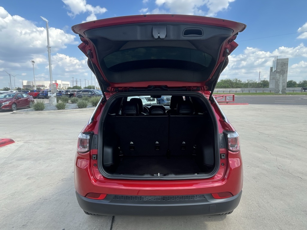 2025 Jeep Compass Latitude photo 3