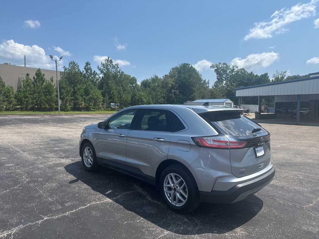 2024 Ford Edge SEL photo 16