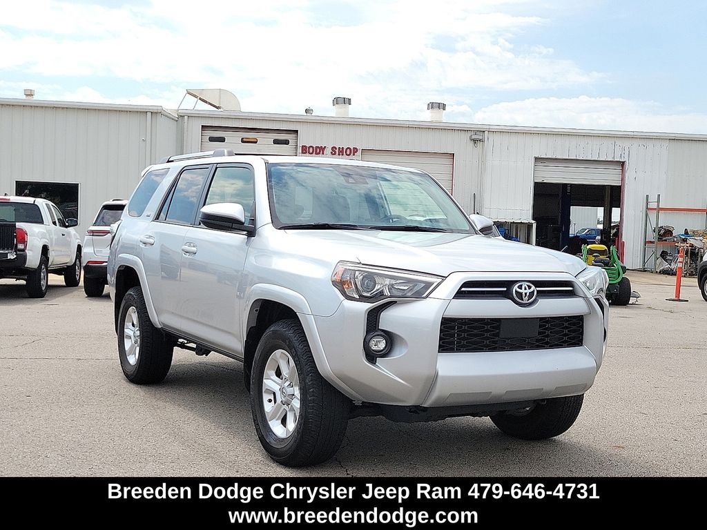 2024 Toyota 4Runner SR5's photo