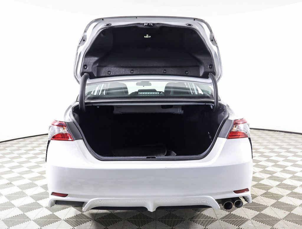 2023 Toyota Camry SE photo 16